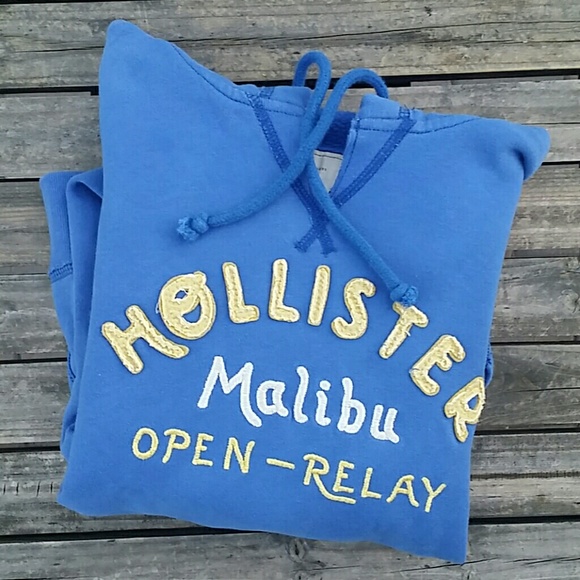 Hollister Tops - 🆕LIST HOLLISTER HOODIE